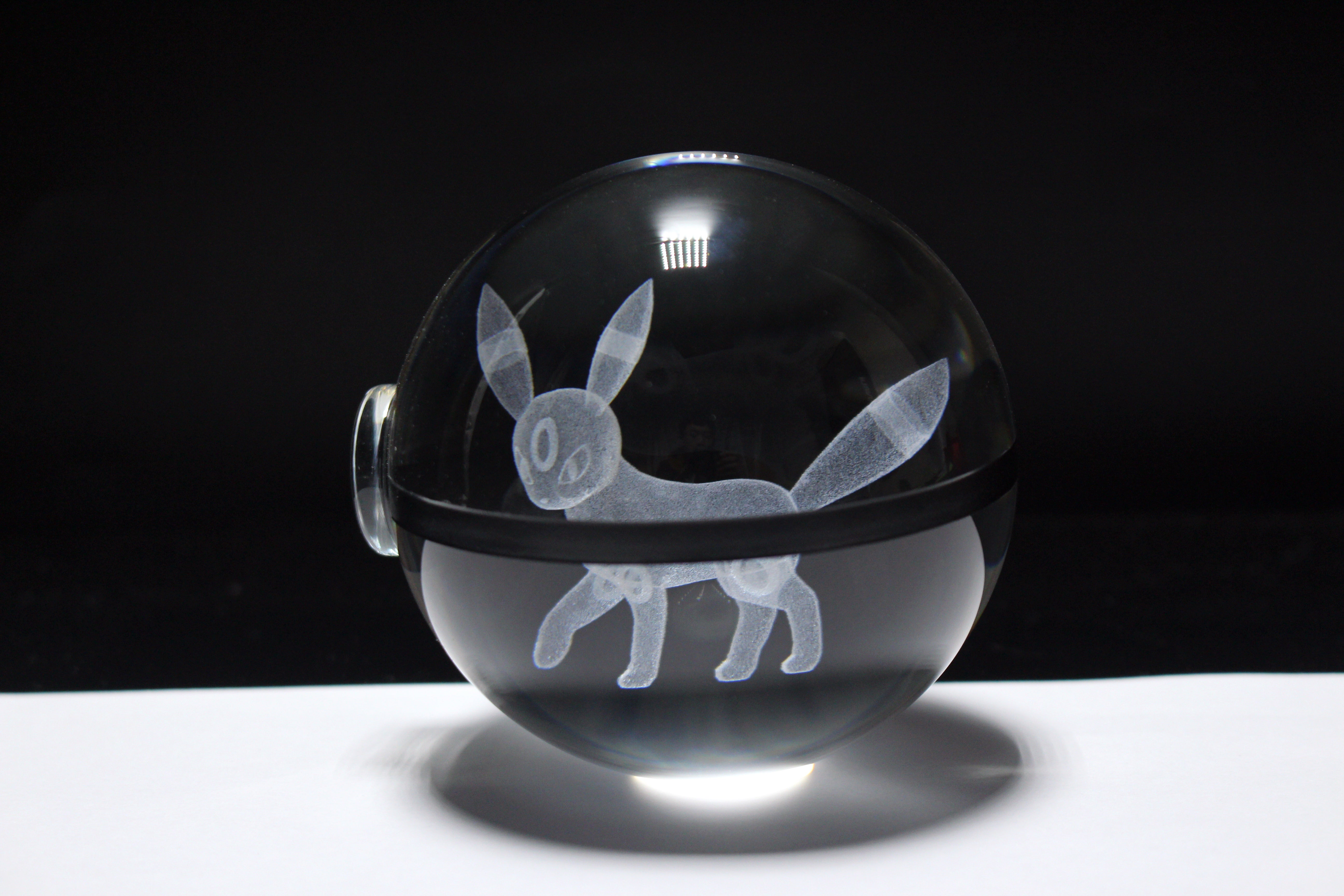 Umbreon Crystal Pokeball