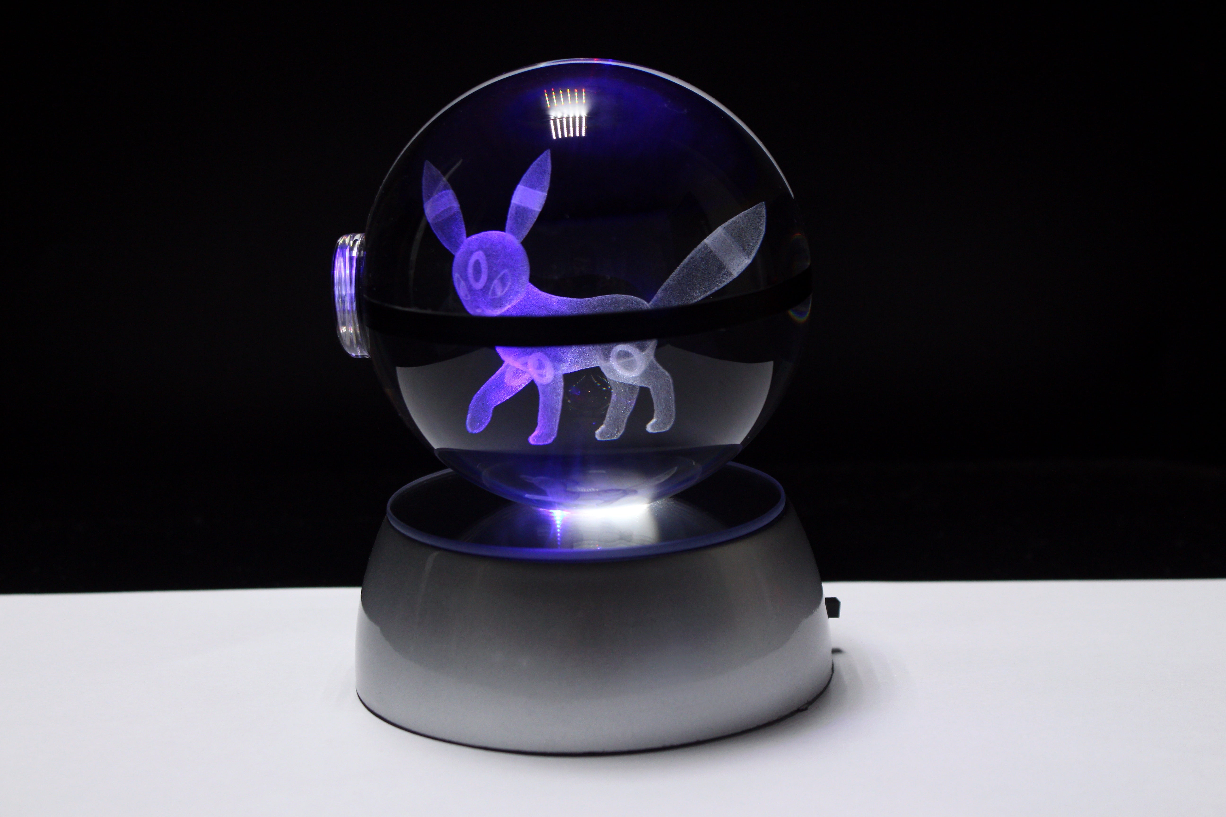 Umbreon Crystal Pokeball