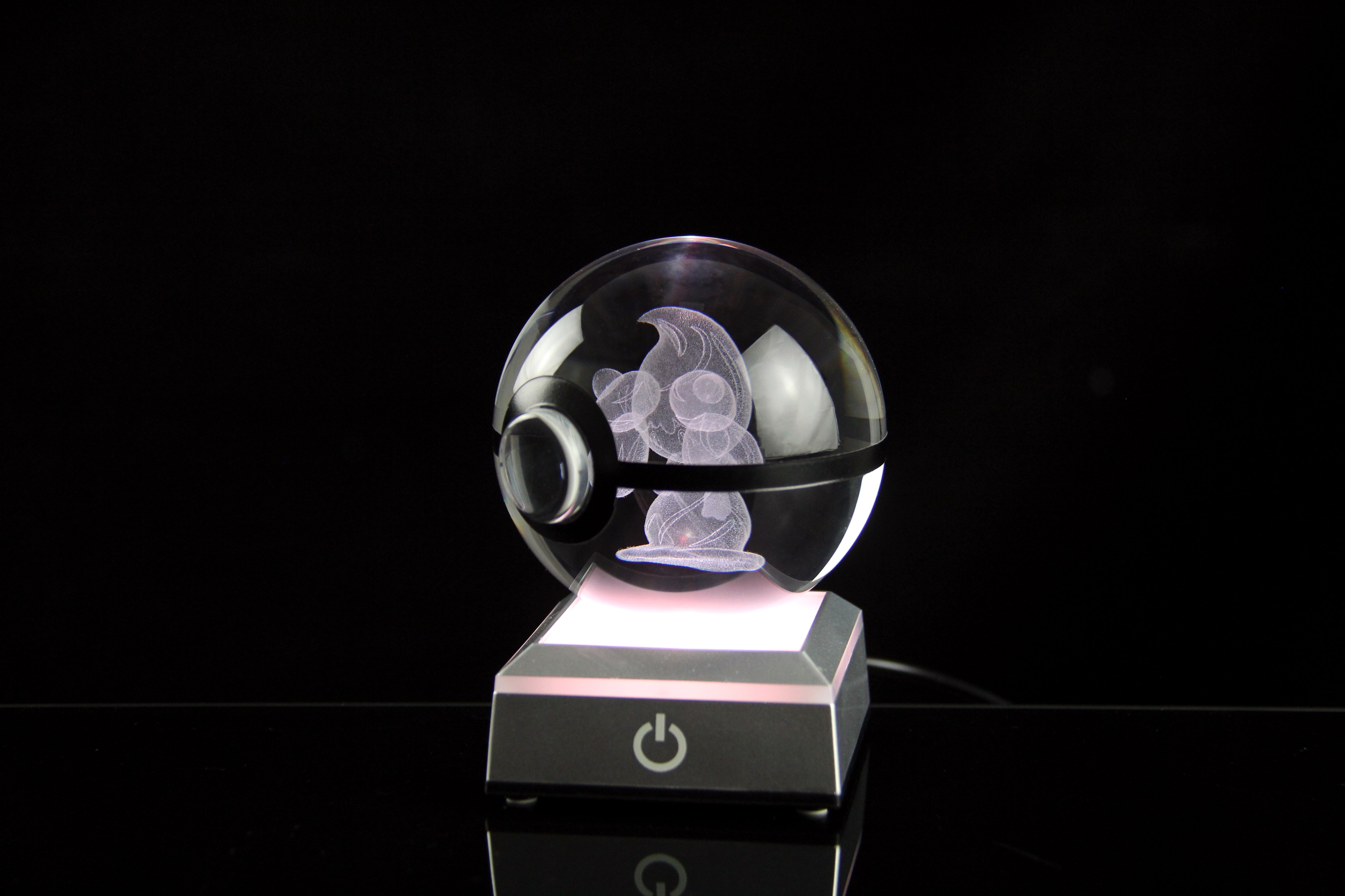 Alcremie Crystal Pokeball