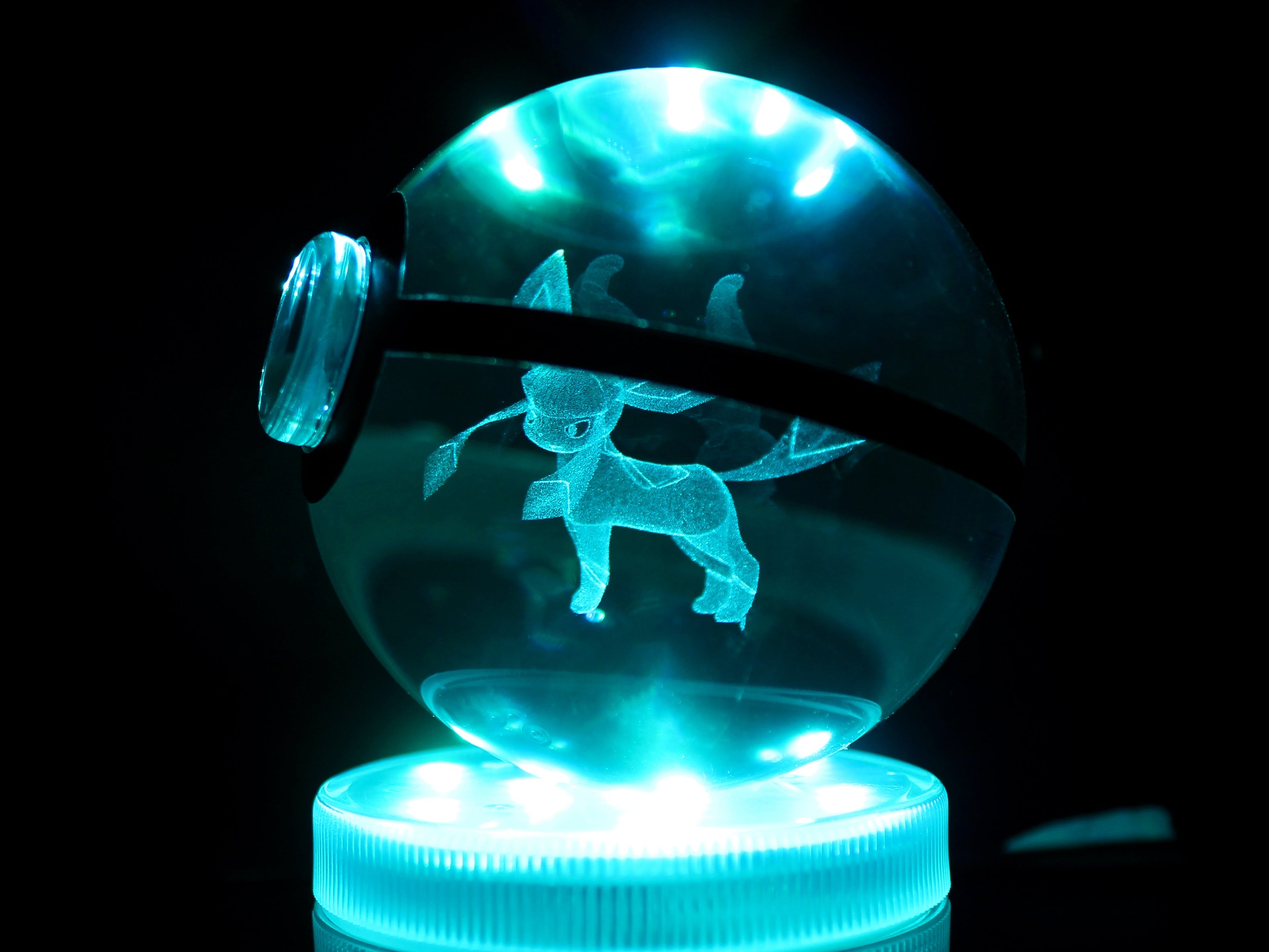 Glaceon Crystal Pokeball