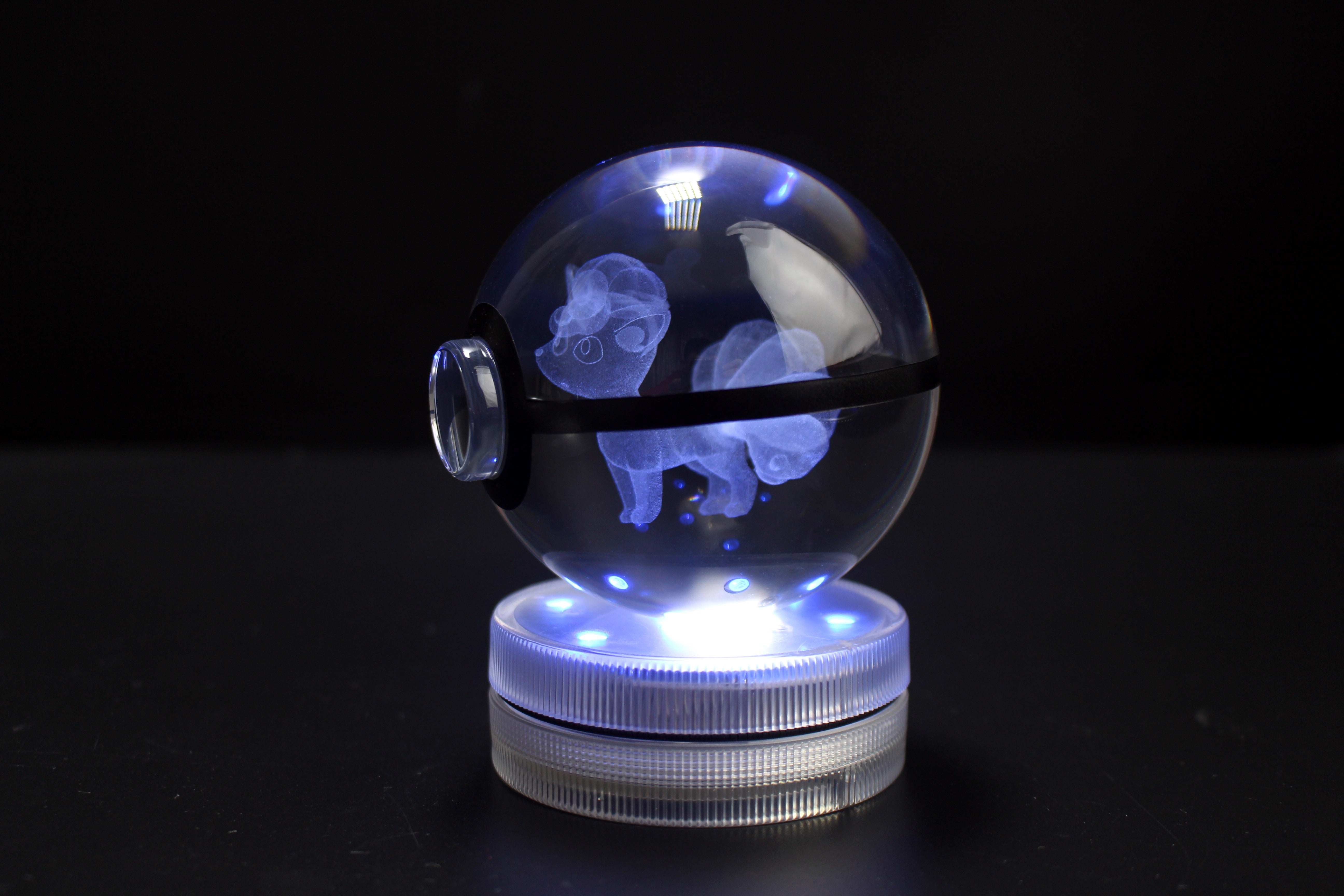 Alonan Vulpix Crystal Pokeball