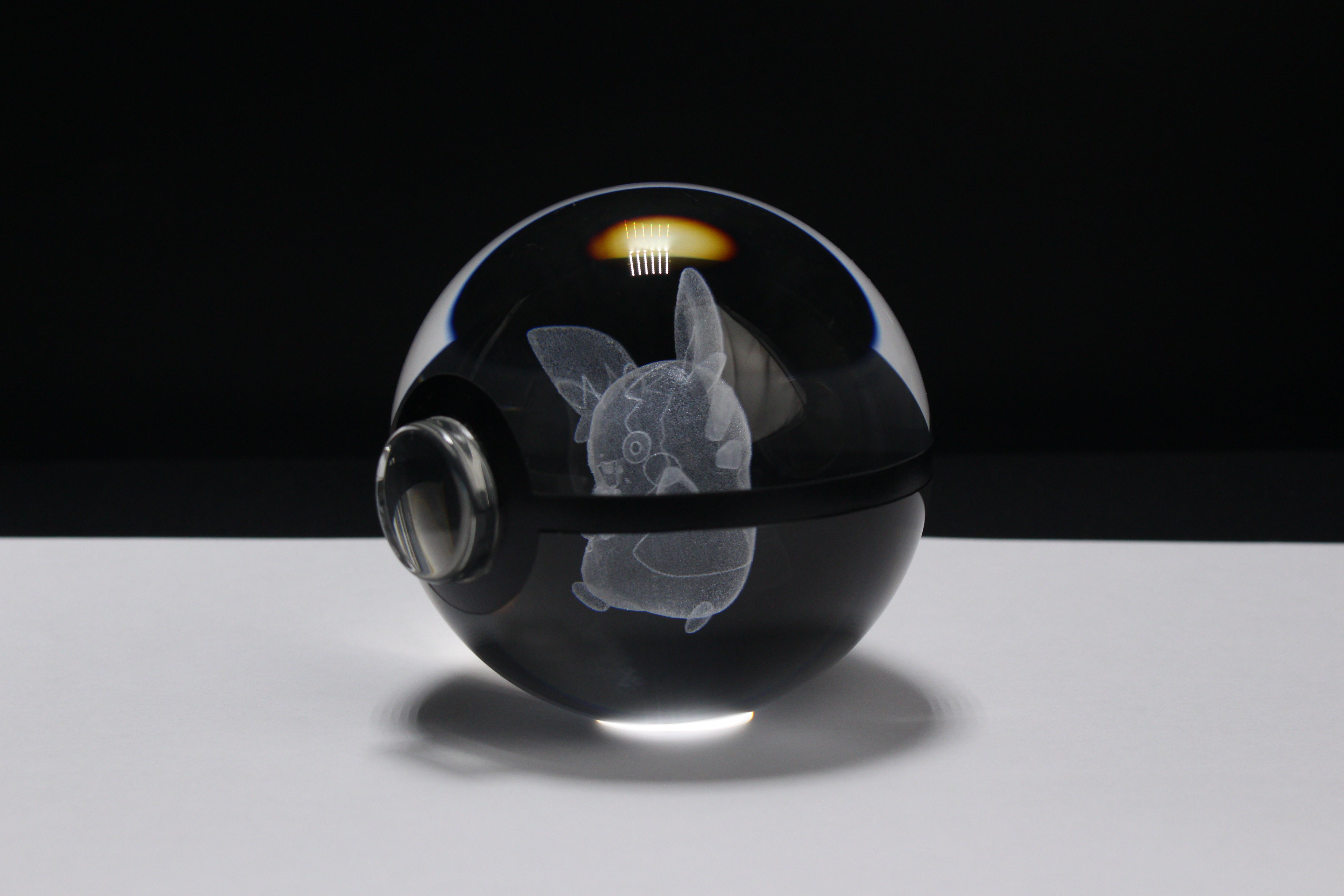 Morpeko Crystal Pokeball