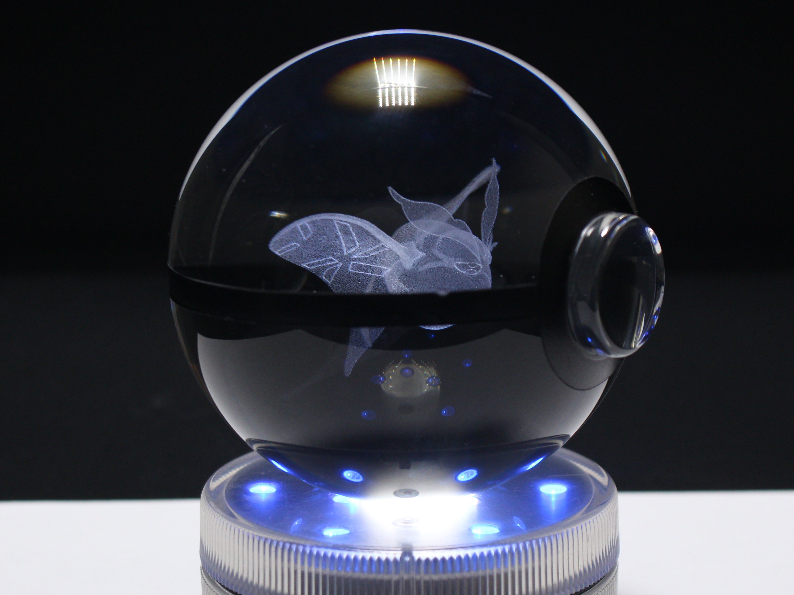 Frosmoth Crystal Pokeball