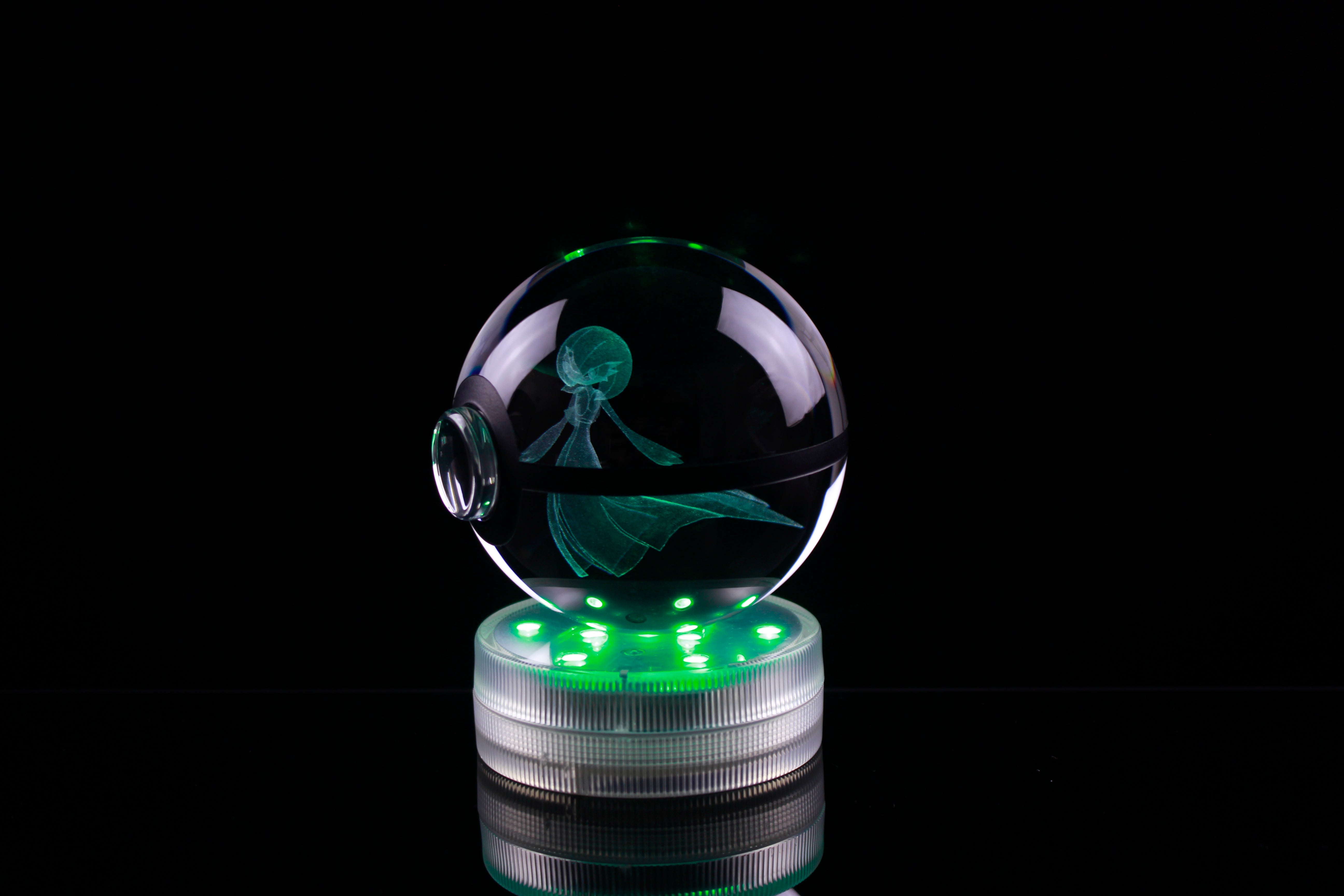 Gardevoir Crystal Pokeball